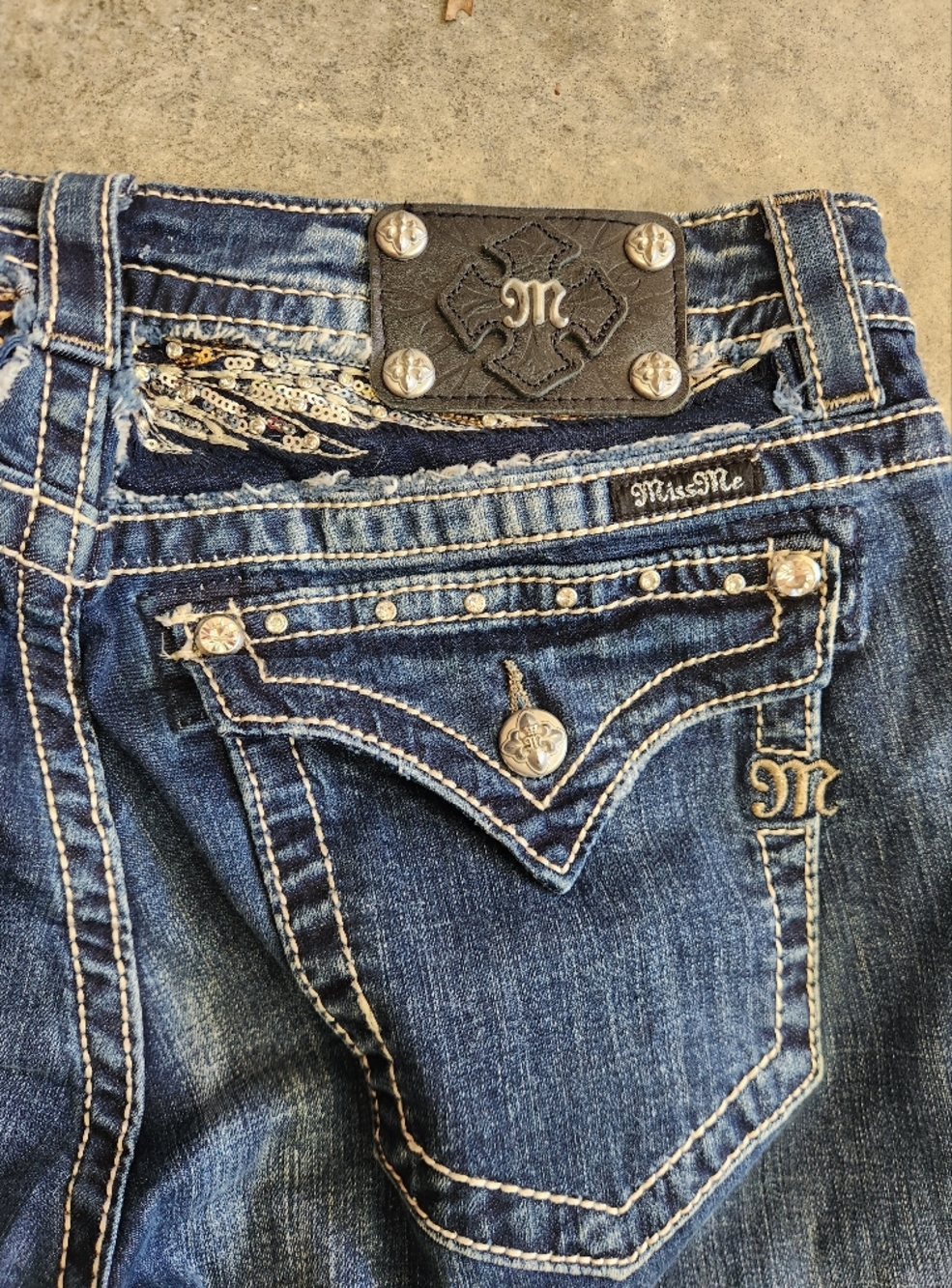 Miss Me Women's Embellished Blue Bootcut Jeans 33 Plus - Picture 7 of 7